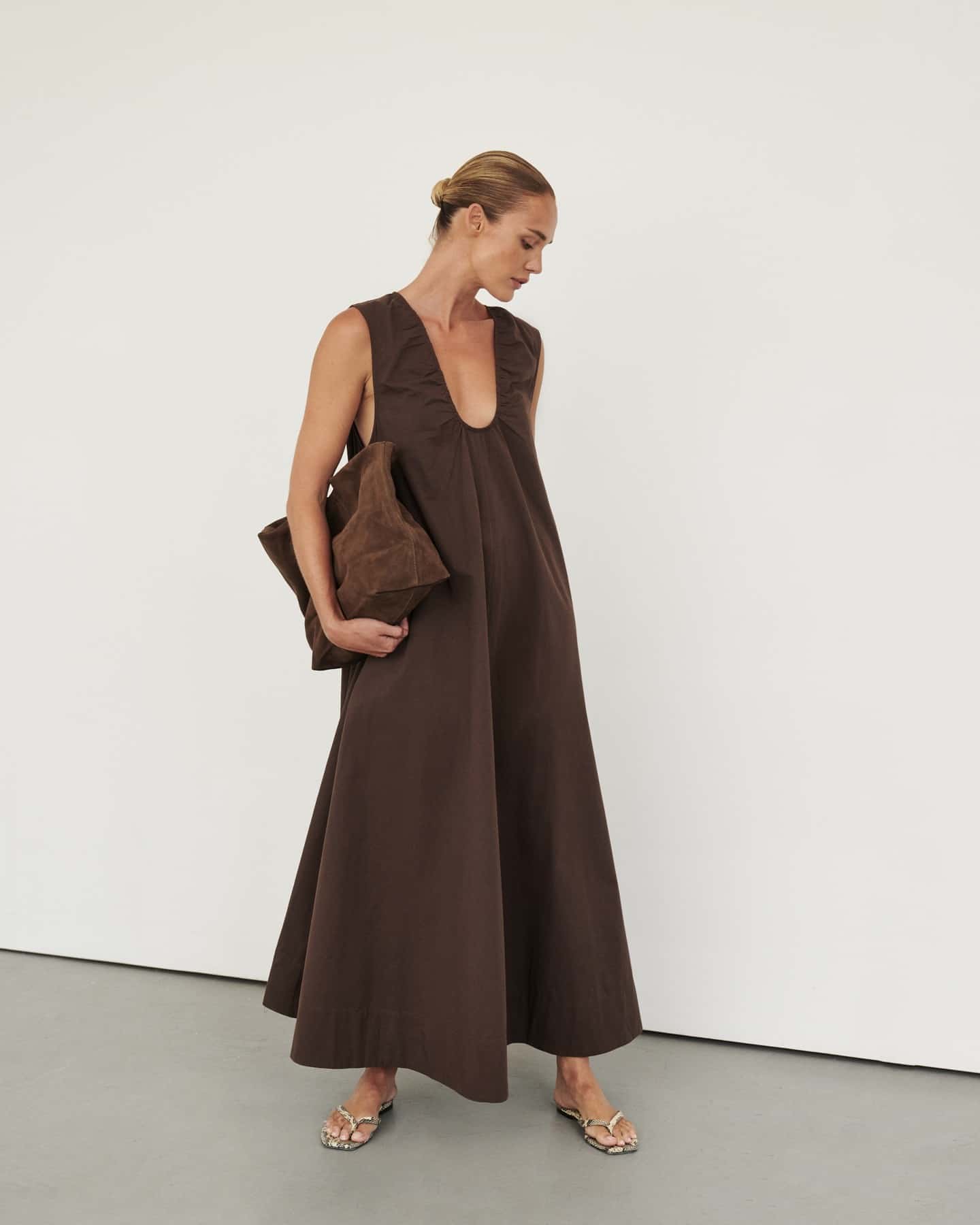 dissh 1742349917 3591413754773063173 175590023 min Zaboravite na pastelne tonove   braon je prolećna chic boja