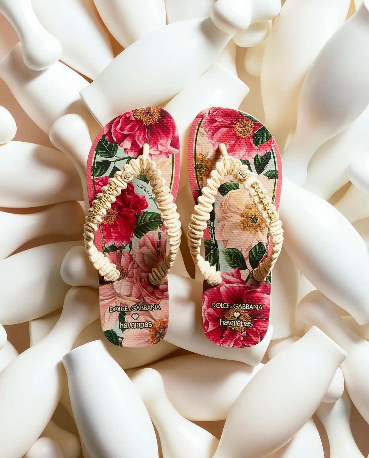 desapegodoluxo 1747168476 3631834870252419178 391256437 min Dolce&Gabbana x Havaianas: Povratak legendarne saradnje