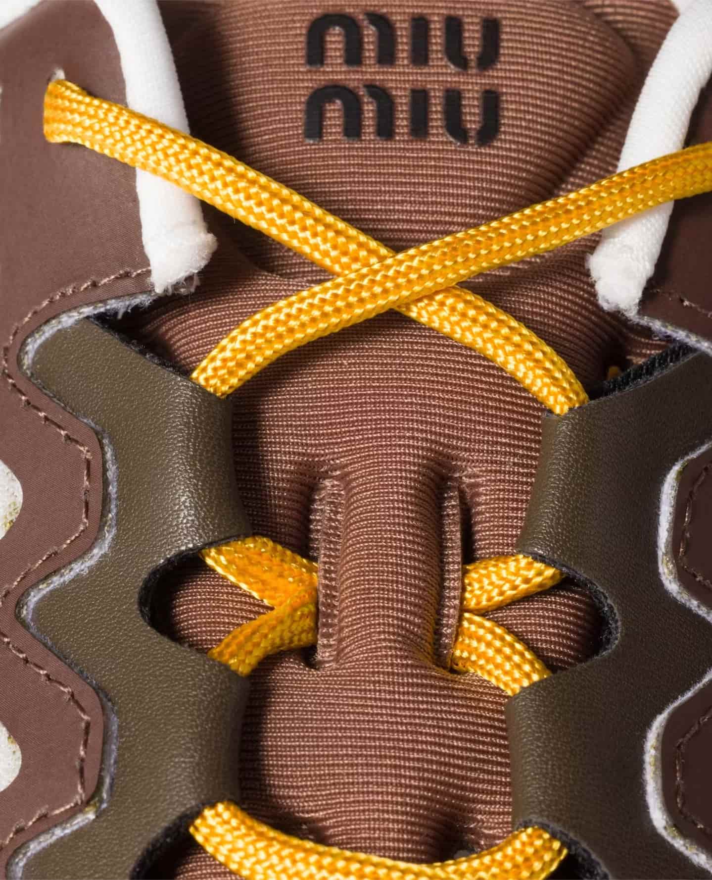 highsnobietysneakers 1748973655 3646977620081309697 5411195201 min Ovaj modni twist nismo očekivali, a u pitanju su nove Miu Miu patike u HOKA stilu