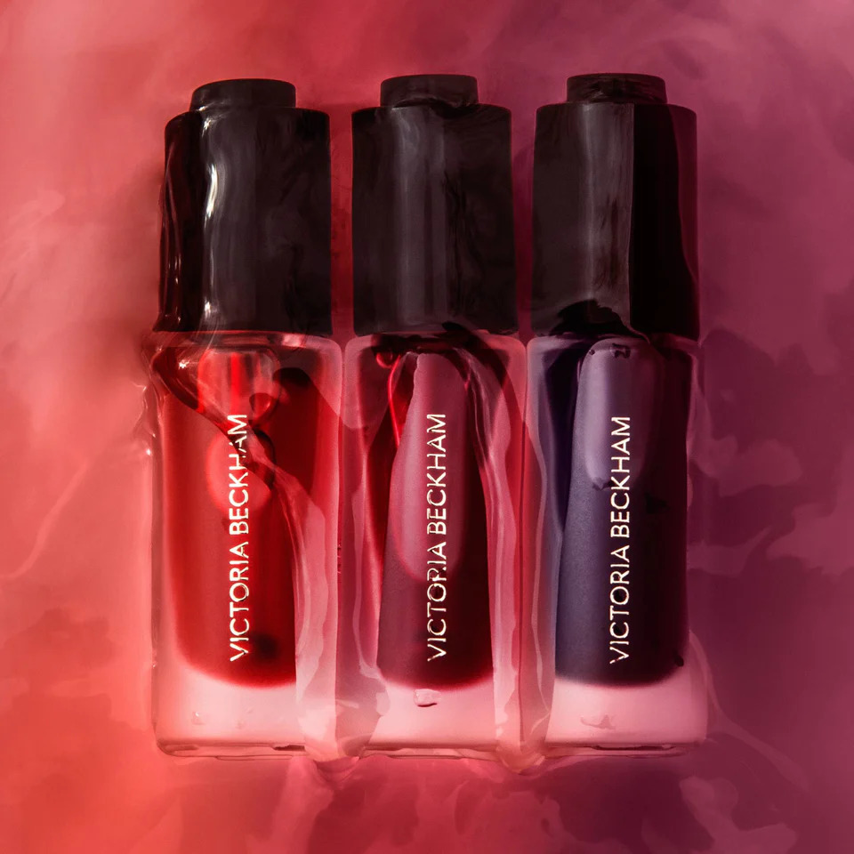 25 VBB Campaign ProductStills ColourWash Trio Option2 150 RGB 1x1 1 Victoria Beckham Beauty Watercolor rumenilo donosi prirodan sjaj