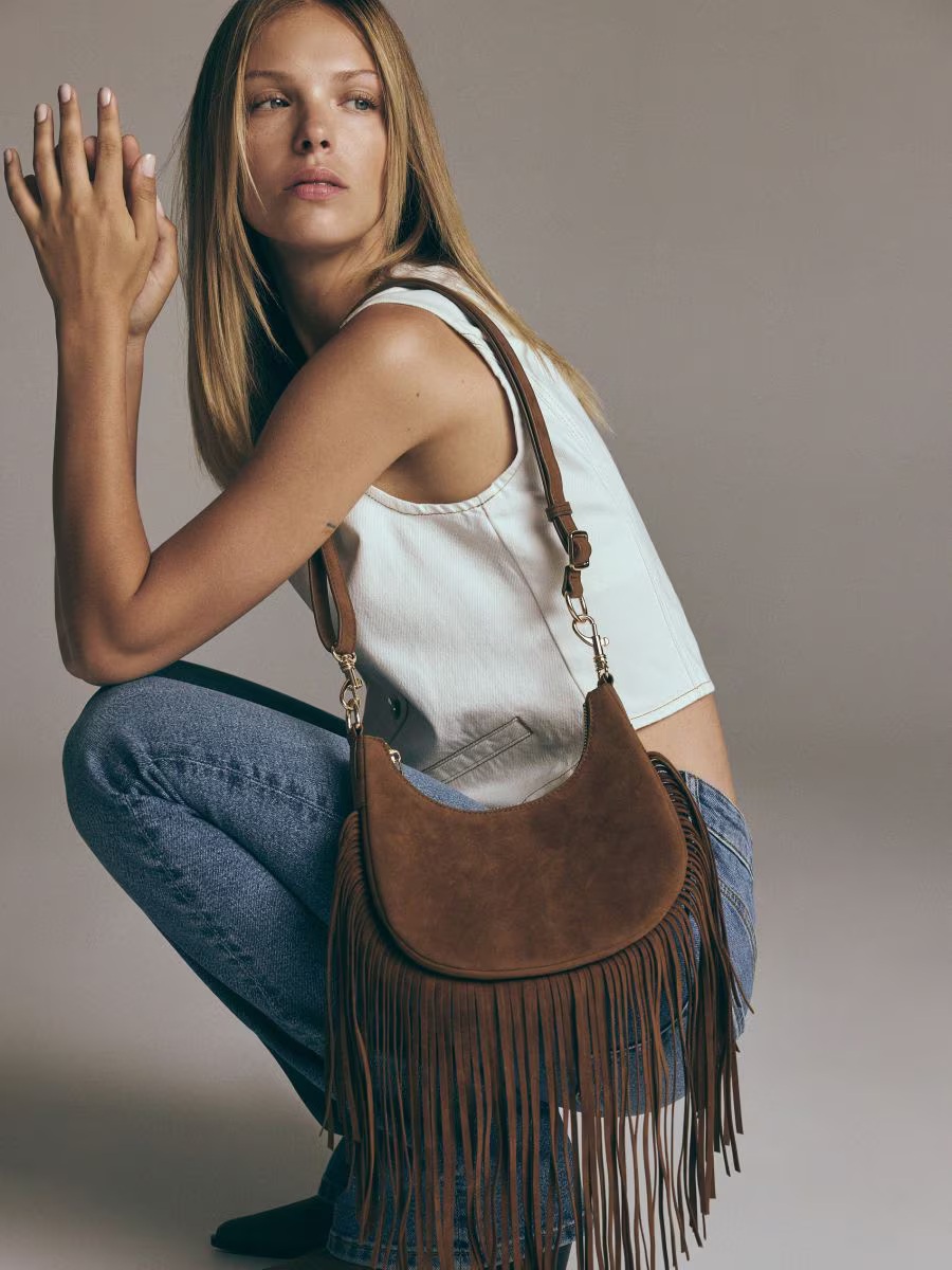 U fokusu: 6 trendova torbi koji će obeležiti letnji stil 403CM 82X 001 1 859579 3 U fokusu: 6 trendova torbi koji će obeležiti letnji stil