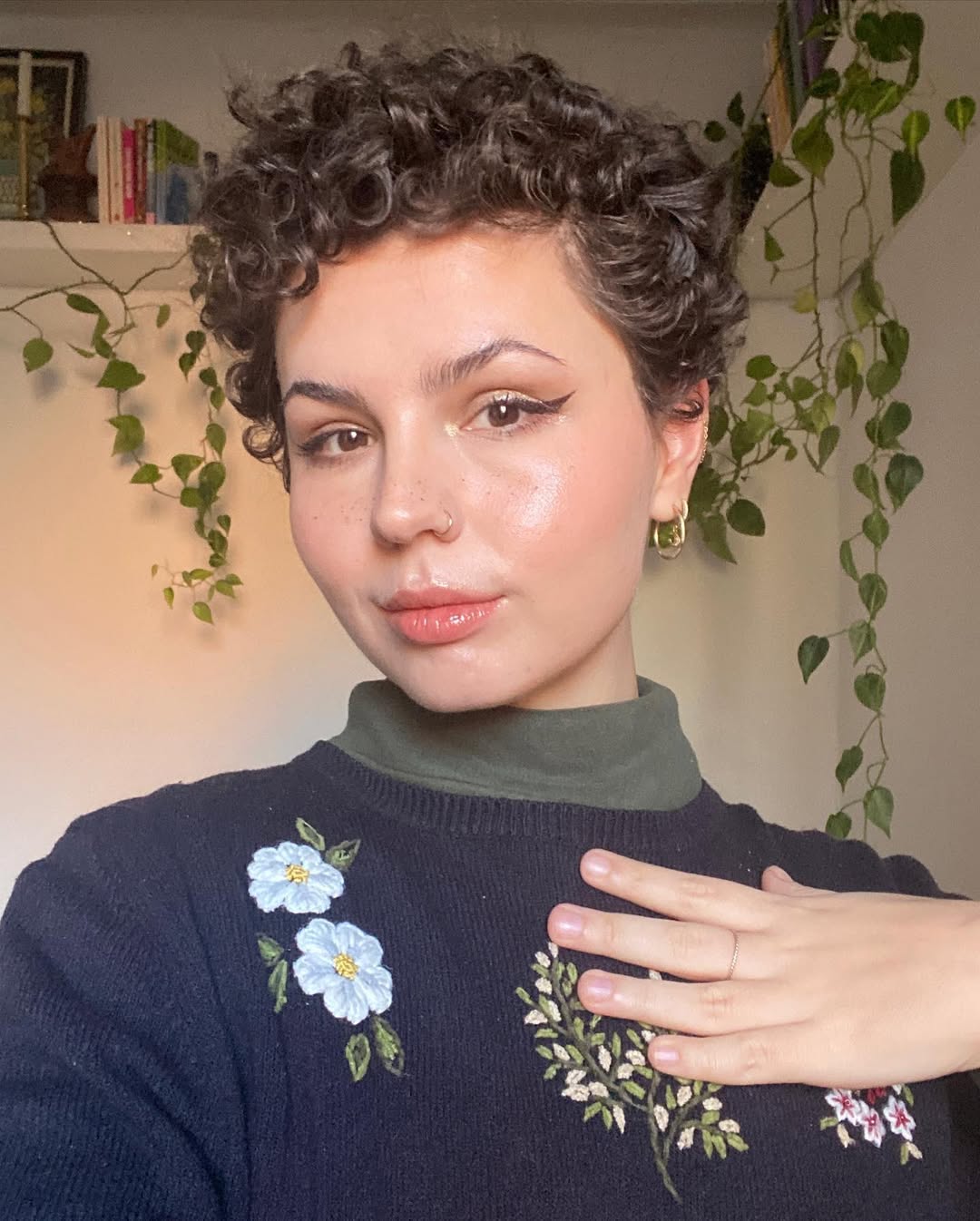 SnapInsta.to 328152697 146765191559802 3218806219590409636 n Frizure za tanku kosu koje dodaju volumen i punoću