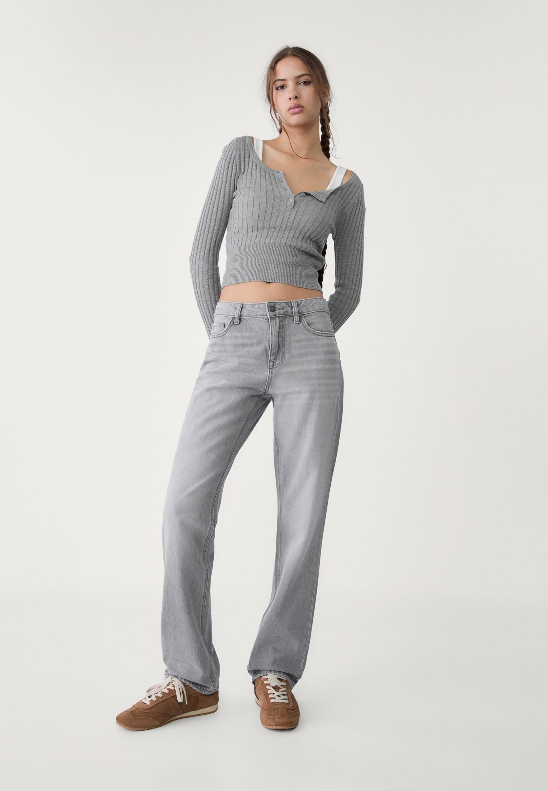 08344894709 c min scaled FYI: Ove jeseni sive farmerke zamenjuju plavi teksas