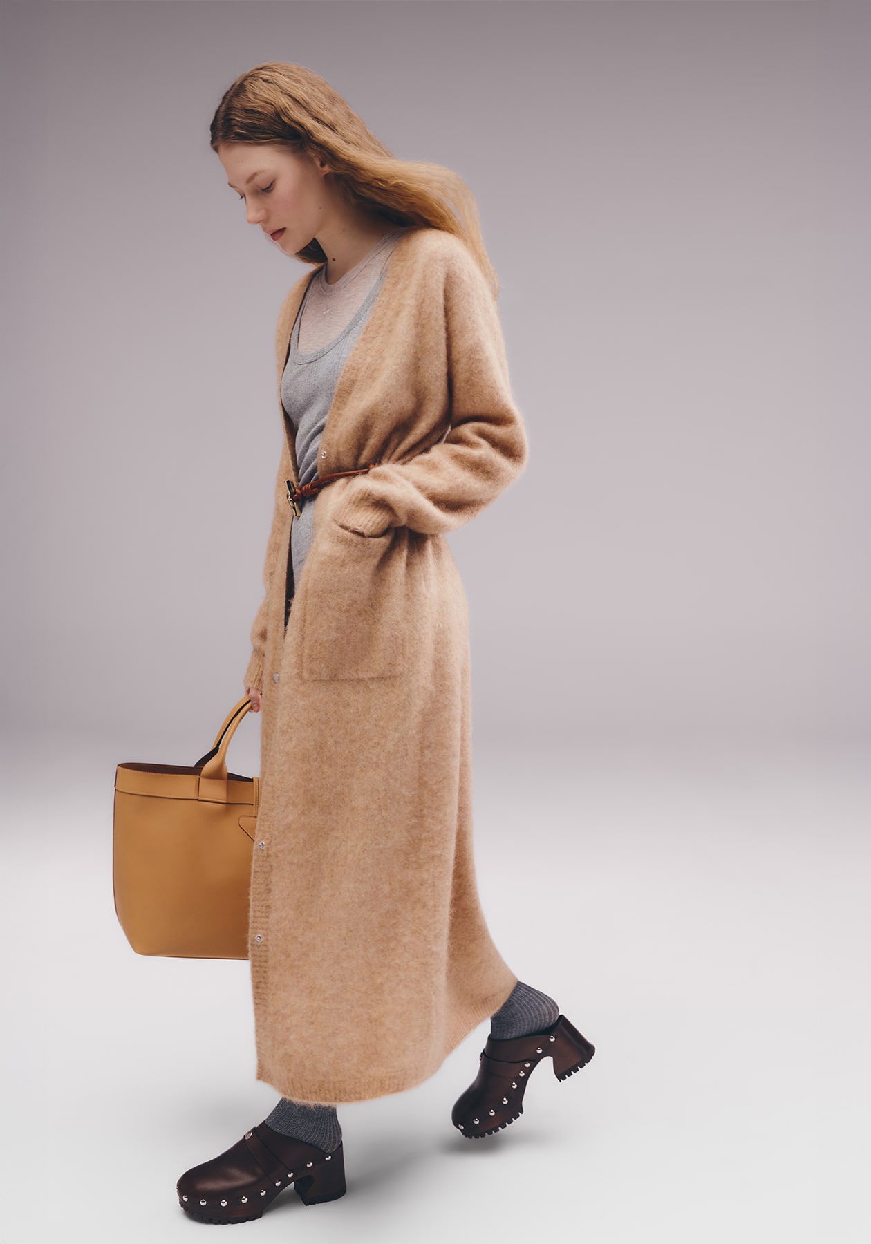 1260x1800 LOOKBOOK FW25 LOOK 24 min Longchamp i dalje veruje u tihi luksuz, što pokazuje jesenja kolekcija Le Foulonné