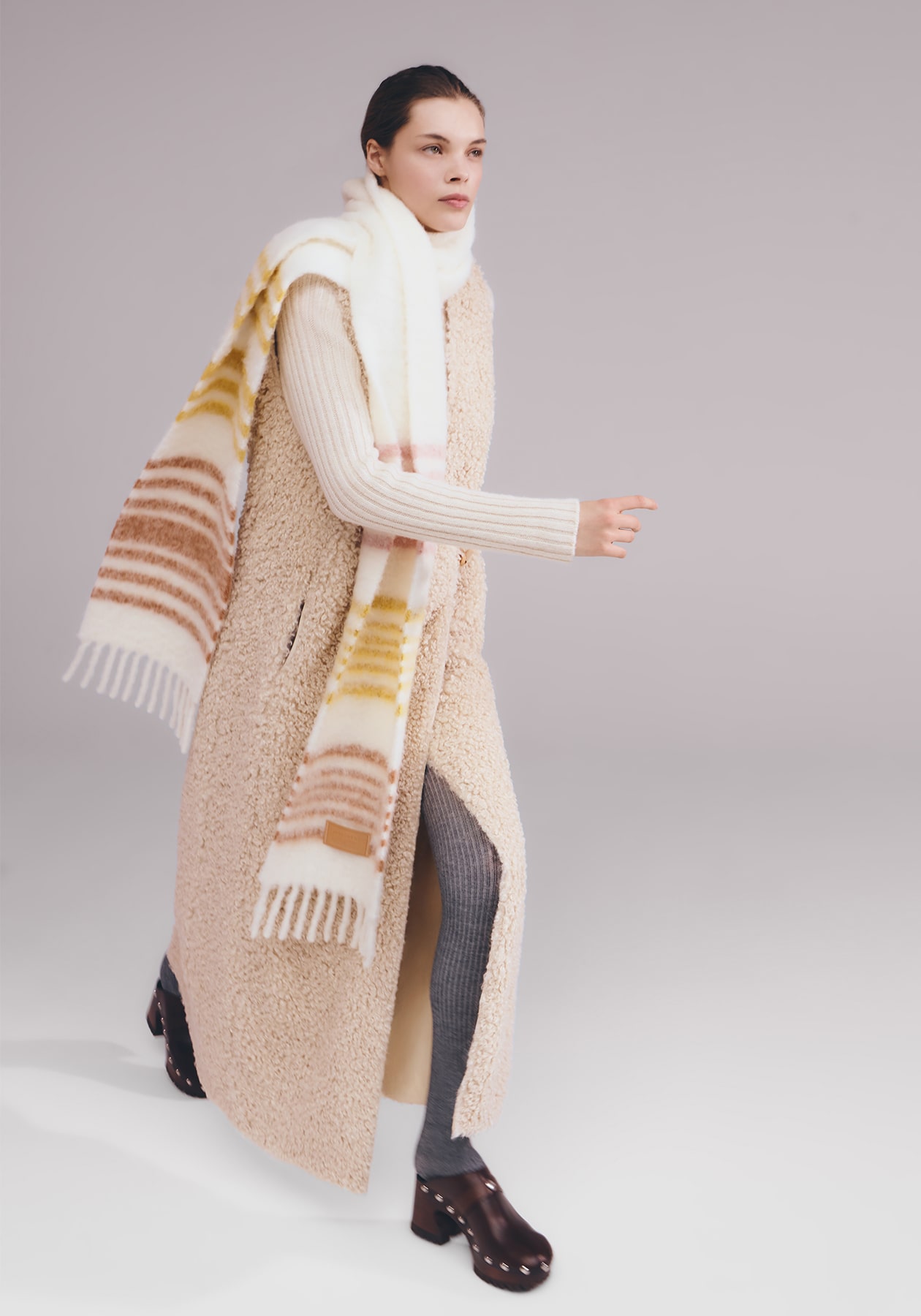 1260x1800 LOOKBOOK FW25 LOOK 27 min Longchamp i dalje veruje u tihi luksuz, što pokazuje jesenja kolekcija Le Foulonné