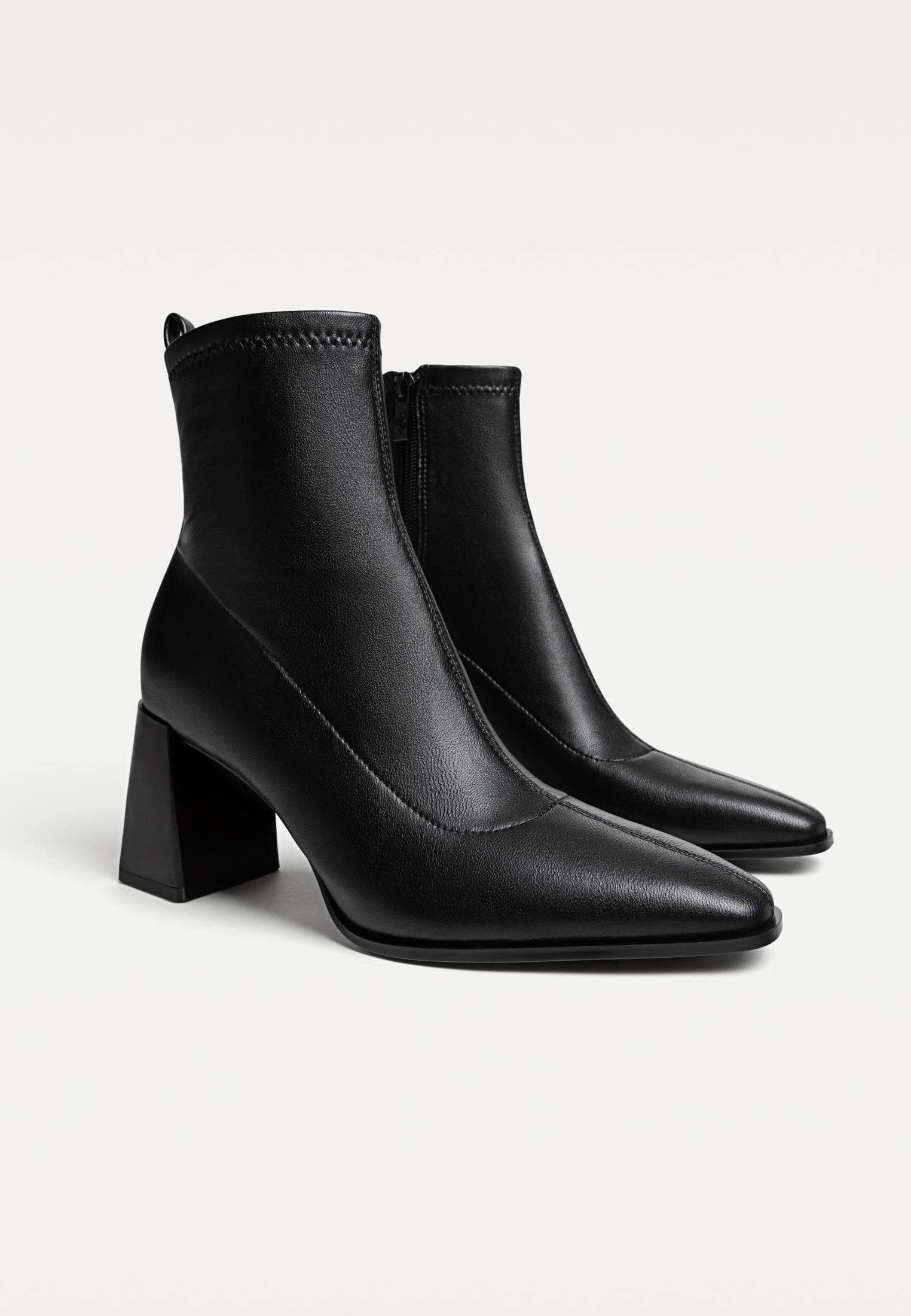 U fokusu: Trendovi obuće za jesen 2025. 19901470040 a1 min U fokusu: Trendovi obuće za jesen 2025.