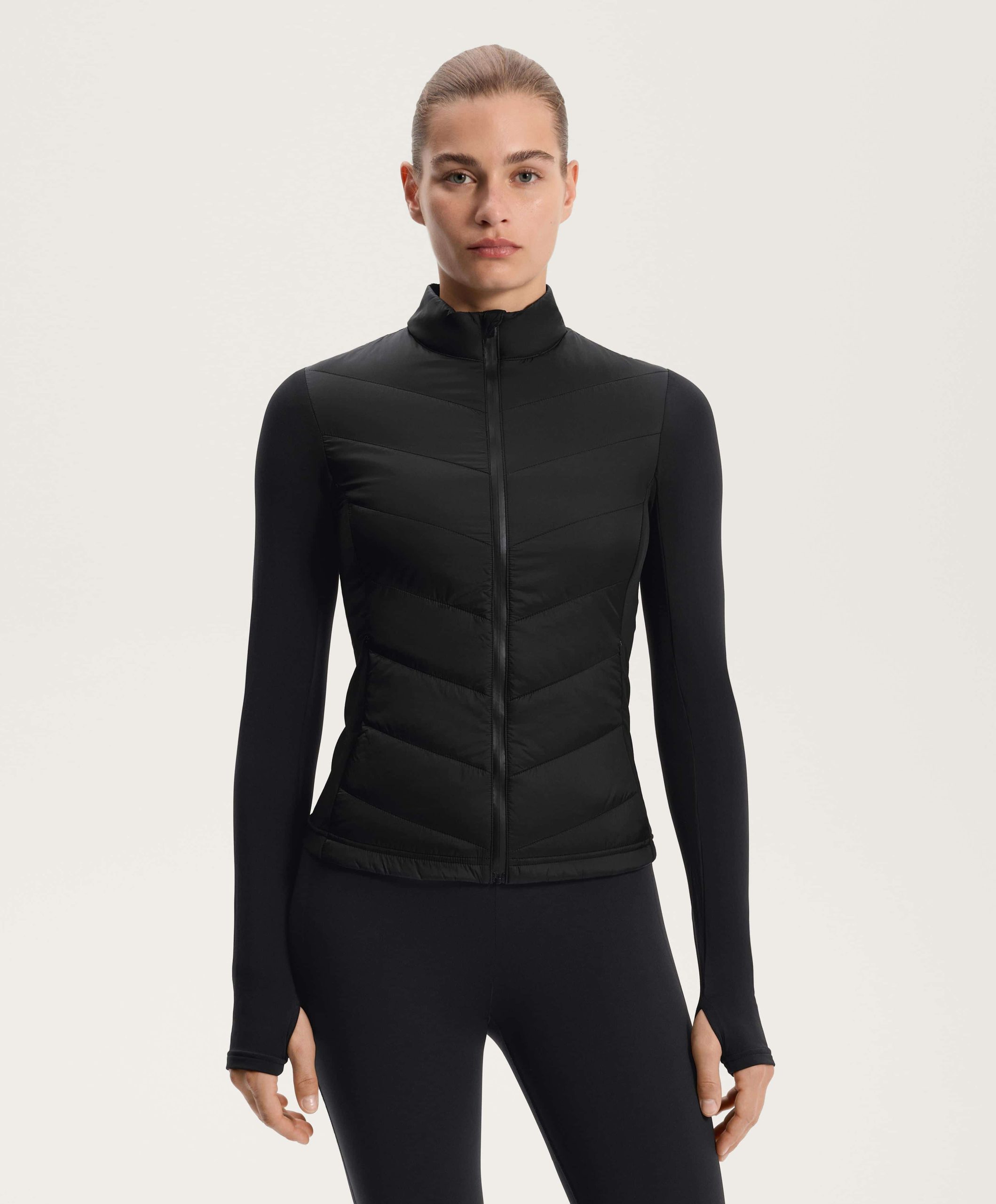 31675332800 p min scaled Jakne od tehničke tkanine su funkcionalni jesenji trend, a mi smo za vas izabrali najbolje modele