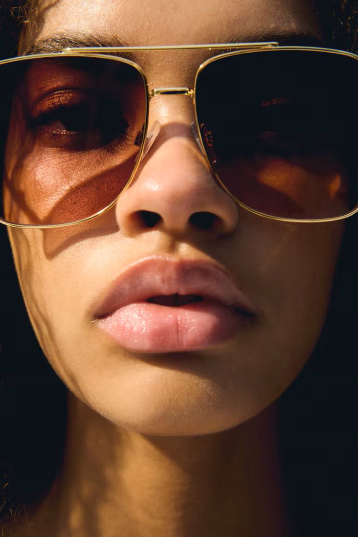 Izabrali smo najbolje Massimo Dutti, Zara i H&M komade koji izgledaju skupo HM naocare za sunce min Izabrali smo najbolje Massimo Dutti, Zara i H&M komade koji izgledaju skupo