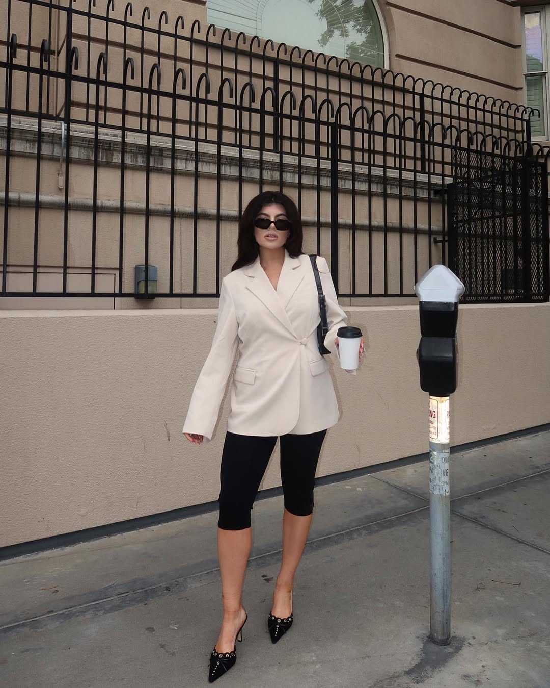 Kako stilizovati blejzer ove jeseni na 11 načina SnapInsta.to 393254283 1441352739764859 5879785240391735789 n Kako stilizovati blejzer ove jeseni na 11 načina