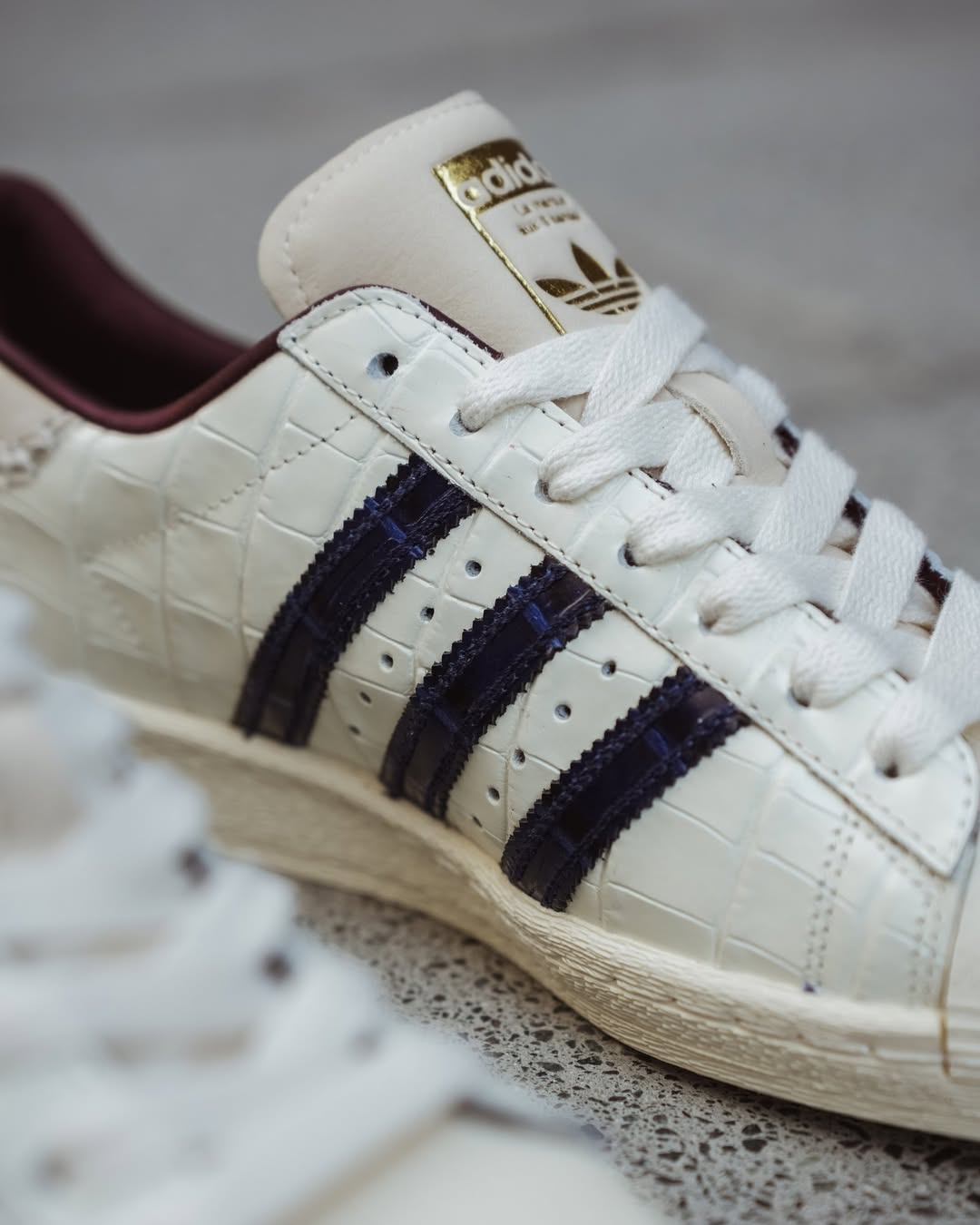 SnapInsta.to 466120739 1534735437167949 2102266057667270038 n Wales Bonner ponovo reinterpretira adidas Superstar model patika za jesen