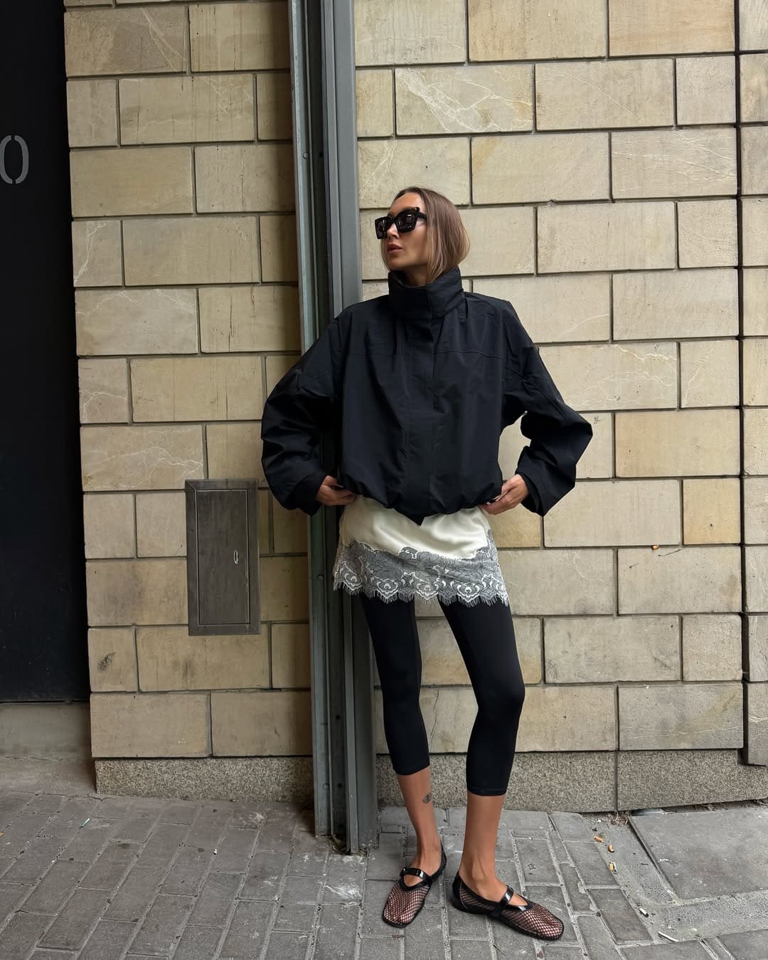 SnapInsta.to 504011436 18513162544007326 7754079342359921458 n min Jakne od tehničke tkanine su funkcionalni jesenji trend, a mi smo za vas izabrali najbolje modele