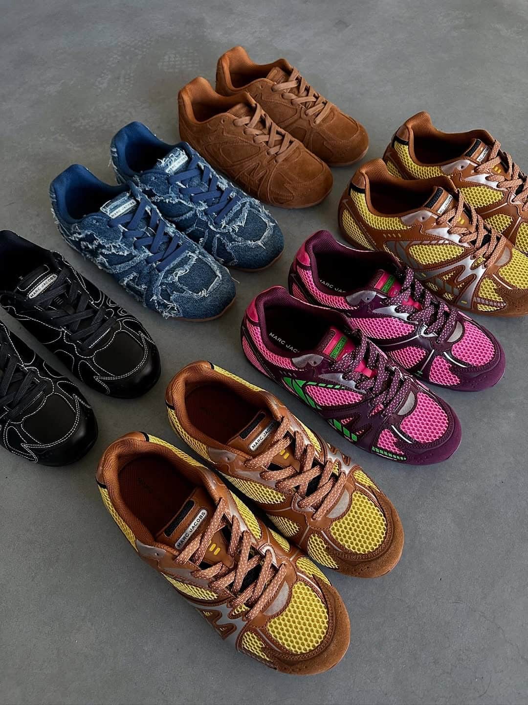 Marc Jacobs lansirao retro niskoprofilne patike koje su naš favorit za jesen SnapInsta.to 527206373 18519975112000068 7557033128803499953 n min Marc Jacobs lansirao retro niskoprofilne patike koje su naš favorit za jesen