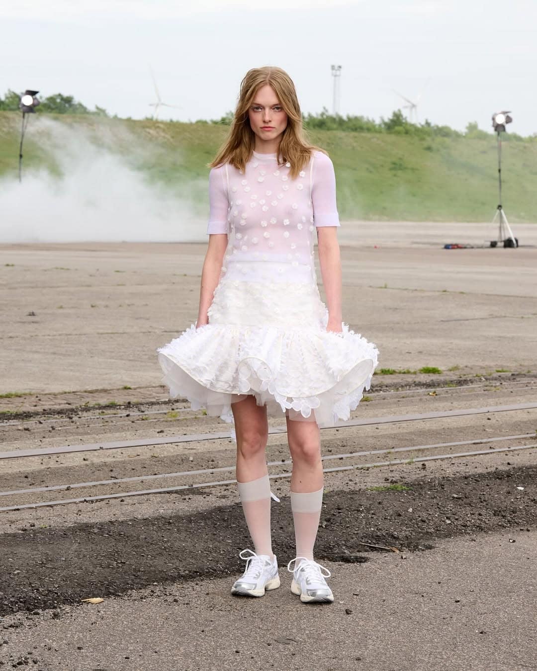 SnapInsta.to 527252960 18517166119034585 1508919913780559808 n min Najzapaženiji modni trendovi na Copenhagen Fashion Week u za SS26