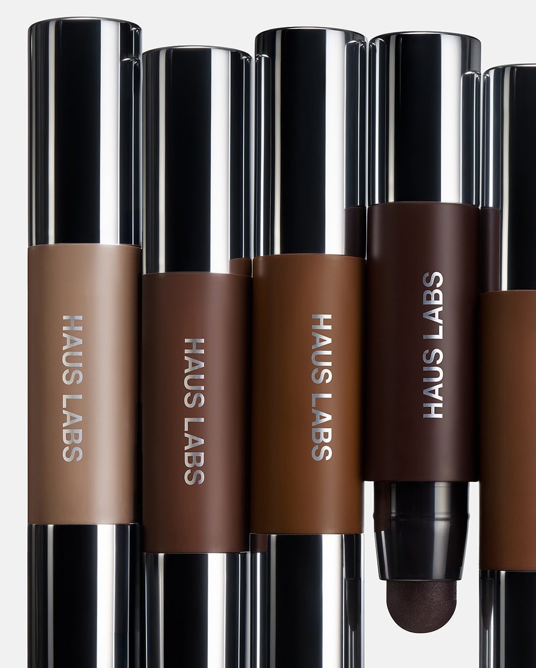 SnapInsta.to 531803098 18285642769259895 2942517243559803006 n min Haus Labs by Lady Gaga ima makeup novitet za konturisanje, a ovo su detalji