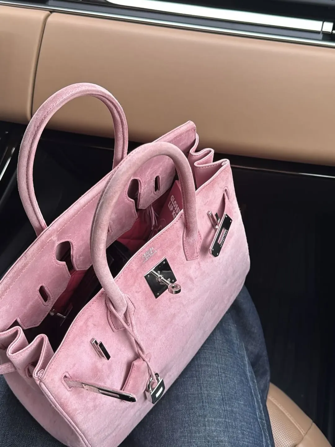  Internet je opsednut ružičastom Birkinkom Kylie Jenner umesto kozmetičkim brendom