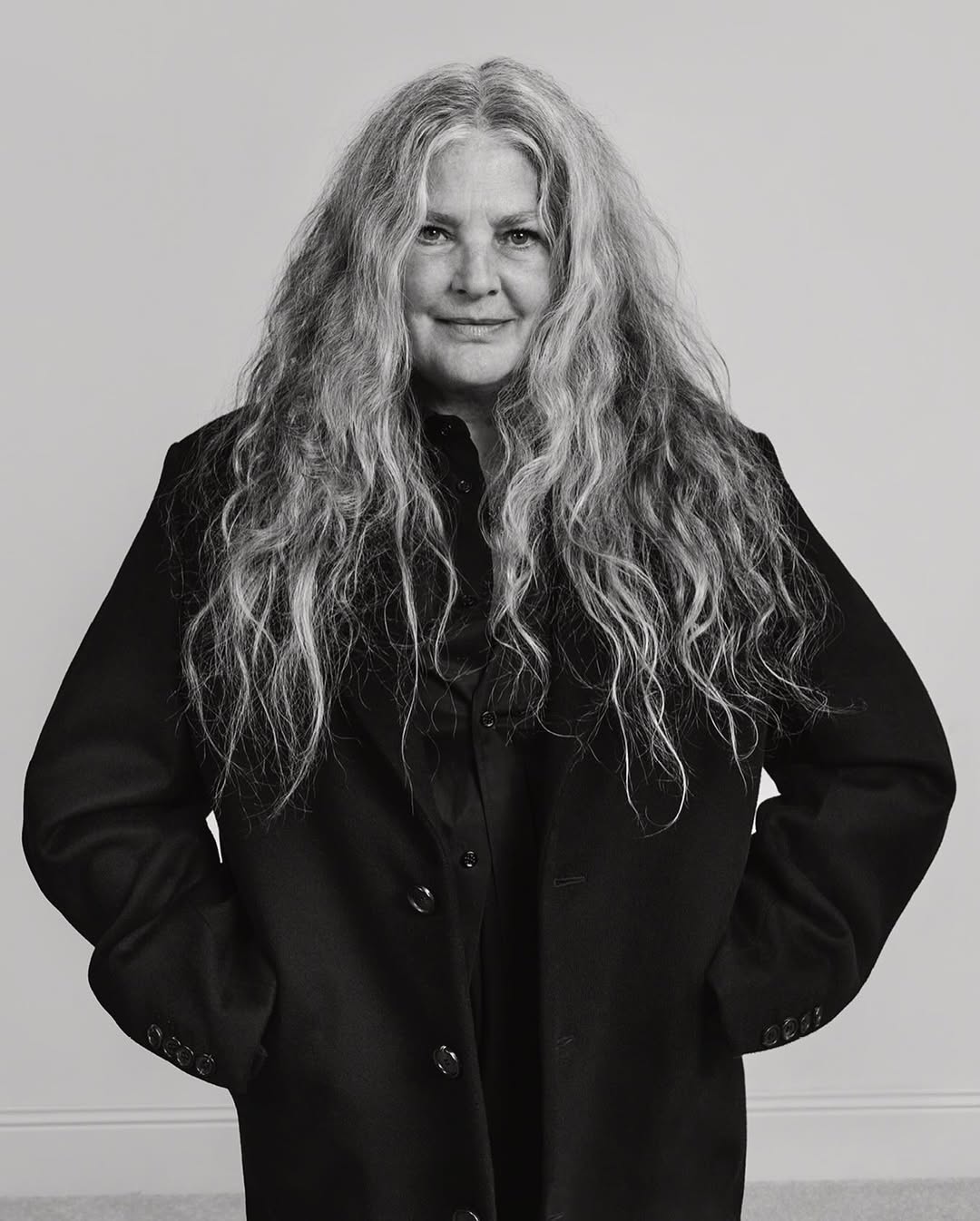 SnapInsta.to 539885601 18524342752061998 6989268641854204152 n Sarah Burton predstavila kampanju za Givenchy koja slavi jedinstvenost i prirodnu lepotu