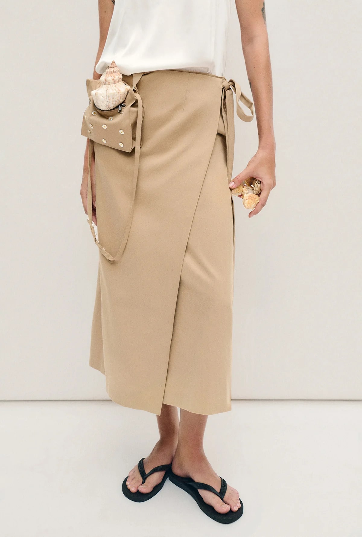 Trend wrap suknje nastavlja se i na jesen, a mi biramo komade iz domaće ponude media a8cccabe d4c3 4785 b365 6cfd10b91f97 min Trend wrap suknje nastavlja se i na jesen, a mi biramo komade iz domaće ponude