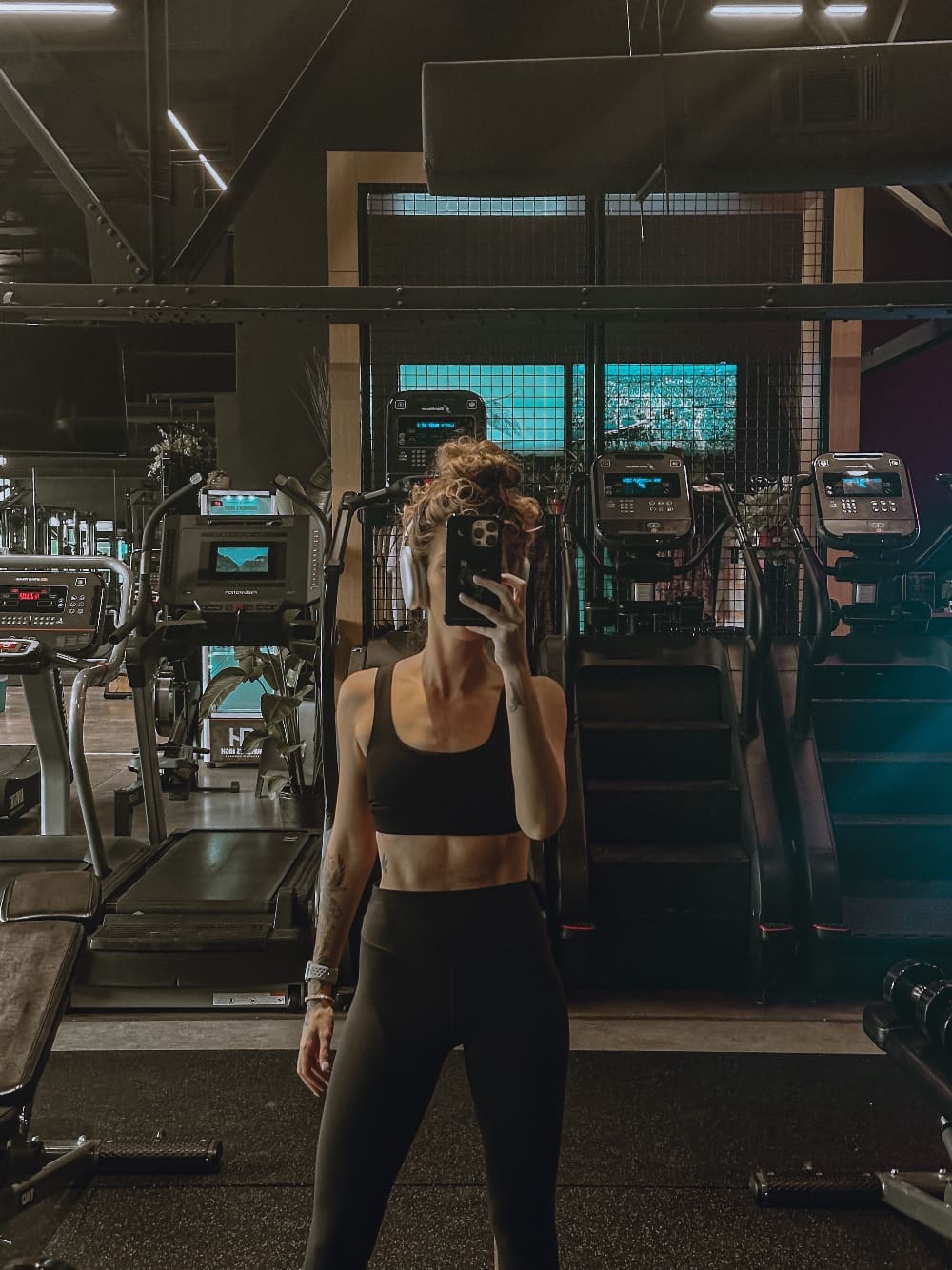 metoda treninga 5x5 3 min Metoda treninga 5x5 je odlična za snagu i metabolizam, a ovo su njene prednosti i mane