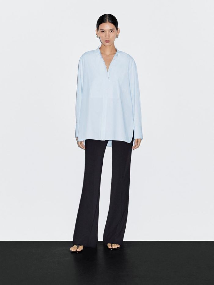 Izabrali smo najbolje Massimo Dutti, Zara i H&M komade koji izgledaju skupo plava kosulja min Izabrali smo najbolje Massimo Dutti, Zara i H&M komade koji izgledaju skupo