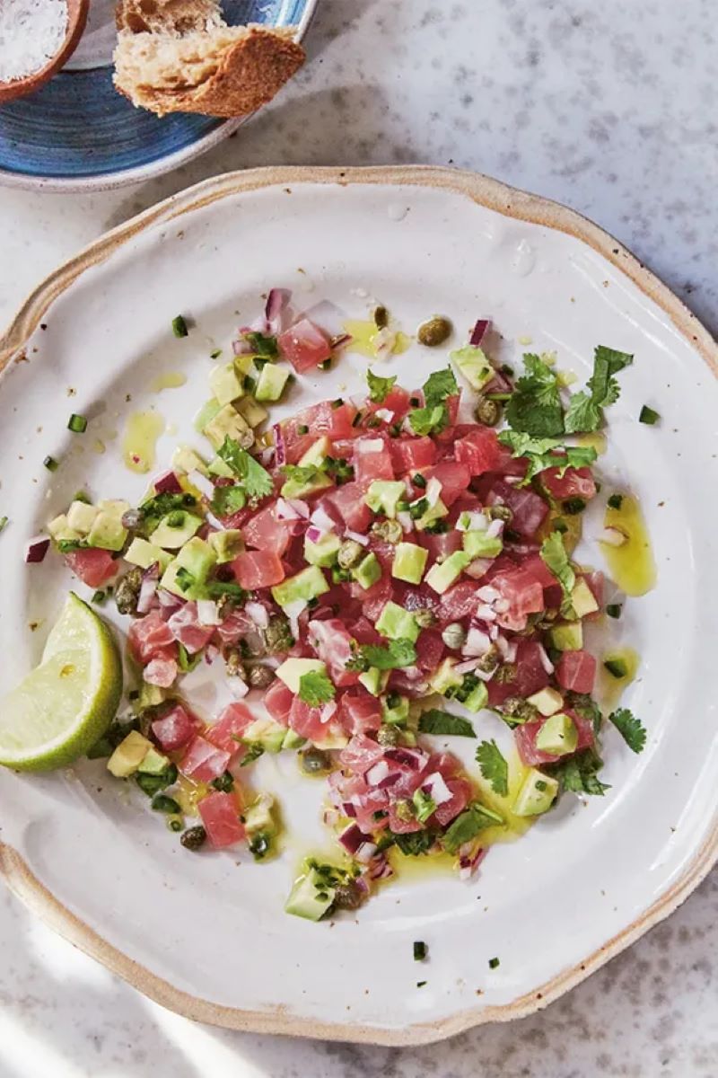 recept 3 tuna tartar min Letnji recepti za lake obroke uz minimalno kuvanje