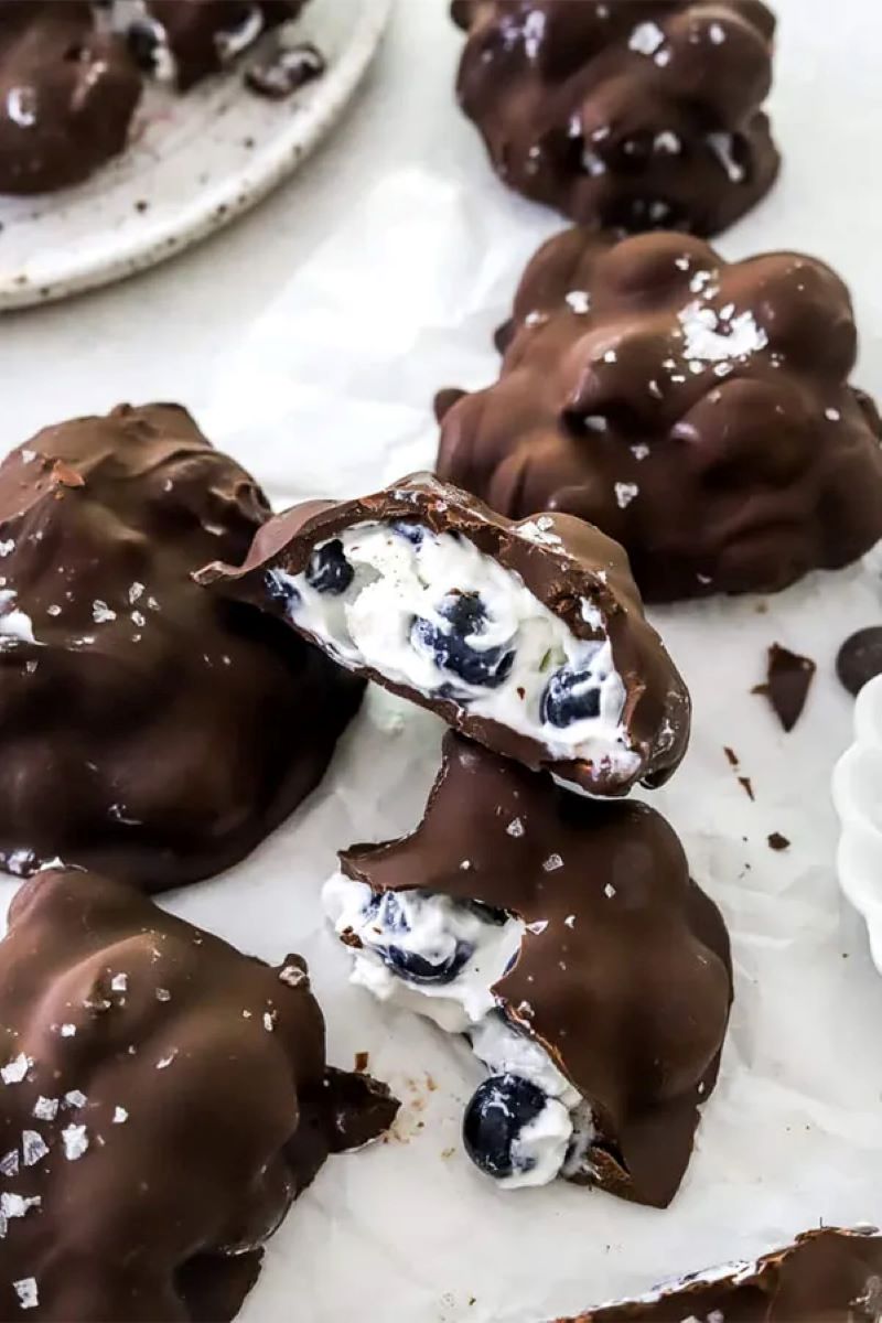 recept 9 bluberi jogurt dark chocolate min Letnji recepti za lake obroke uz minimalno kuvanje