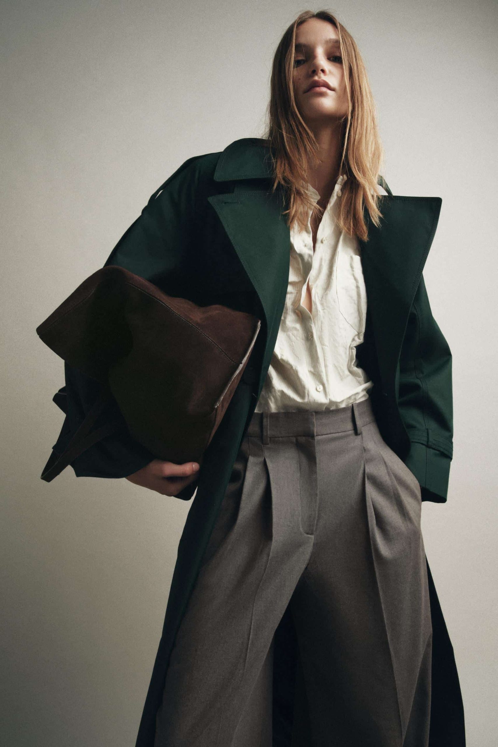 16029610721 a1 min scaled Zara je izbacila torbe od brušene kože koje će obeležiti jesen