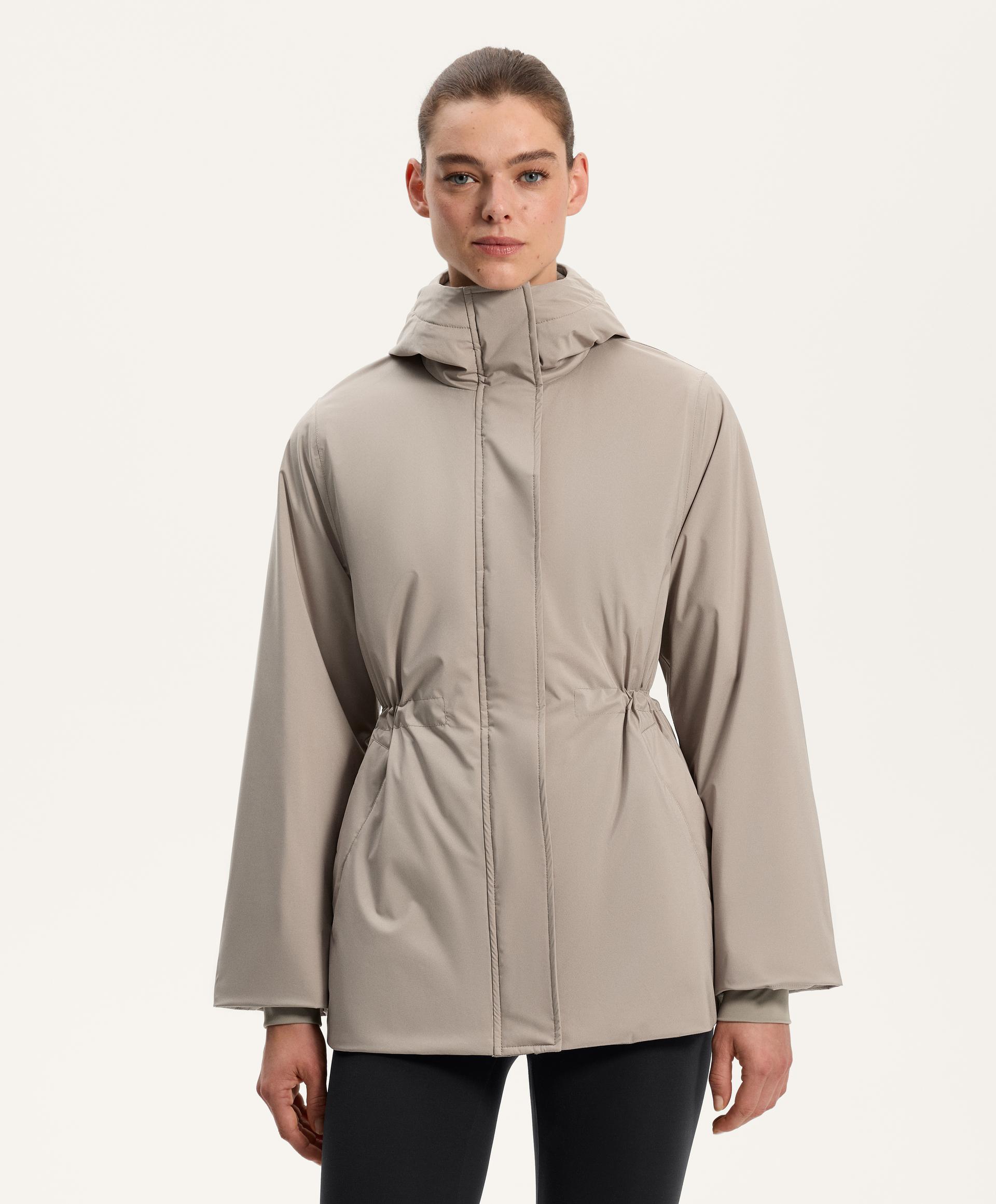 33040945760 p Najbolji modeli jesenjih mantila 2025: Od cropped do kožnih modela