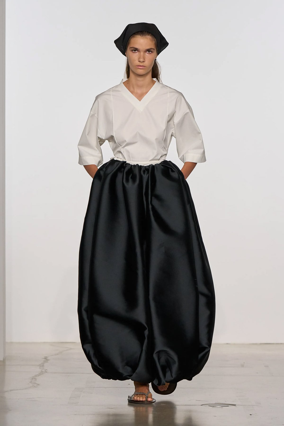 Calvin Klein Collection Spring 2025 2 min Calvin Klein SS26: Kolekcija u potrazi za sopstvenim identitetom?
