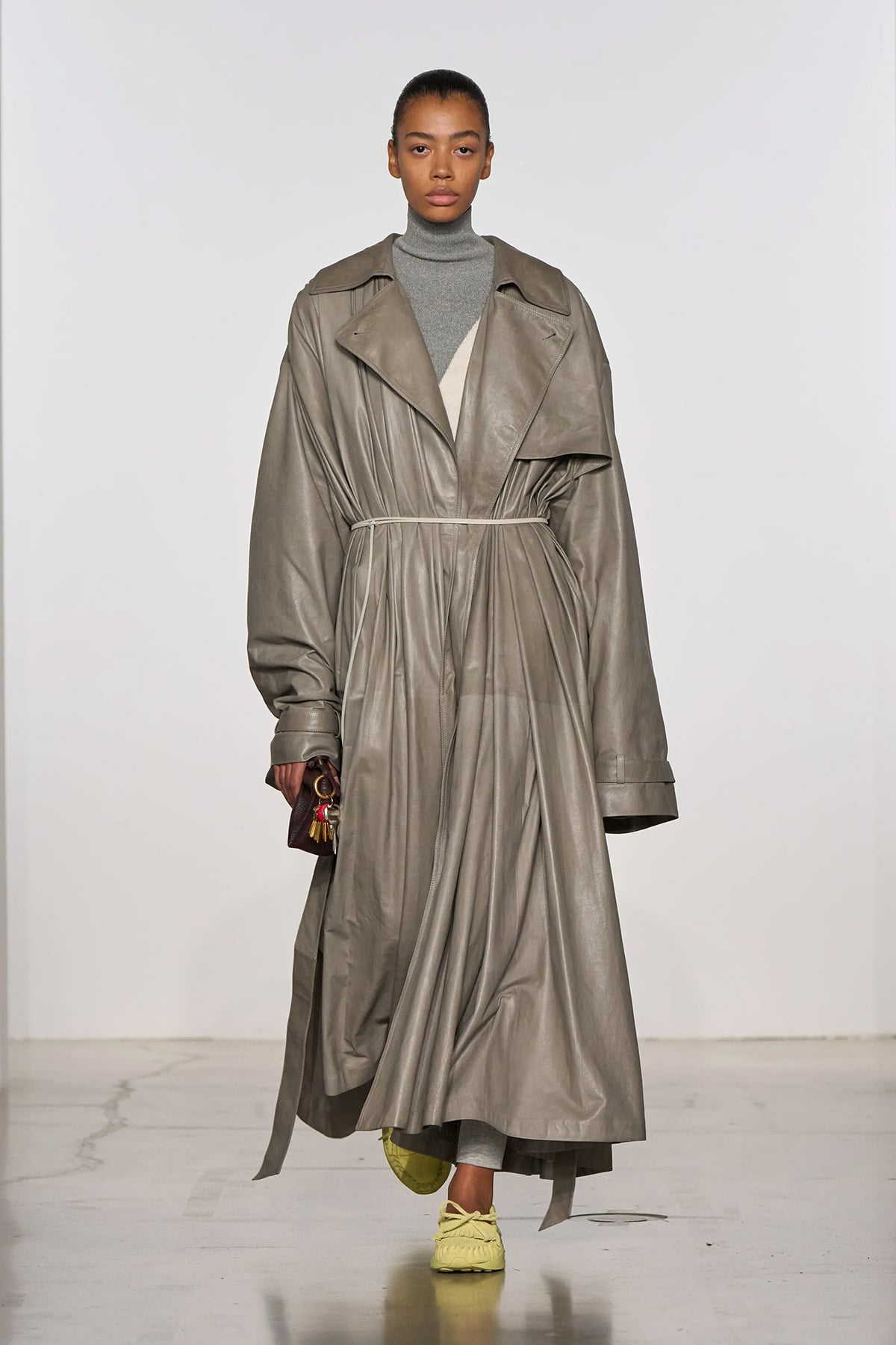 Calvin Klein Collection Spring 2025 9 min Calvin Klein SS26: Kolekcija u potrazi za sopstvenim identitetom?