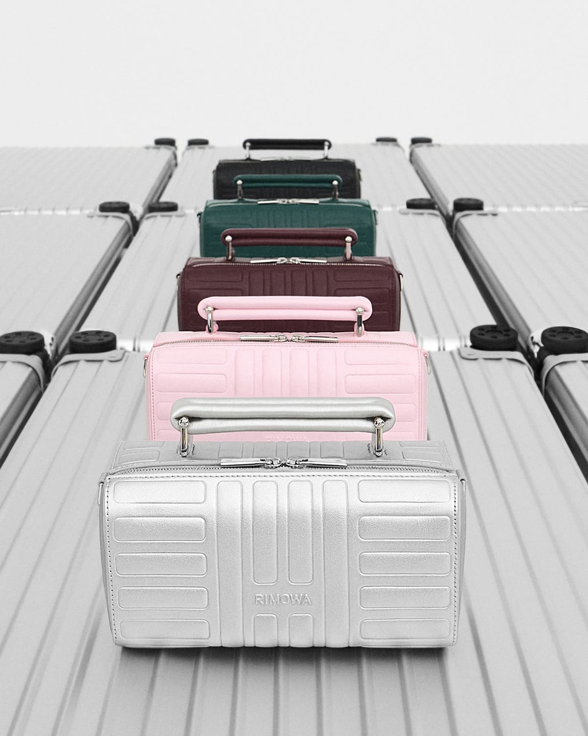 Rimowa više nije samo za putovanja upoznajte njihove prve kožne torbe Rimowa Launches Leather Bags Groove Collection 3 min Rimowa više nije samo za putovanja upoznajte njihove prve kožne torbe