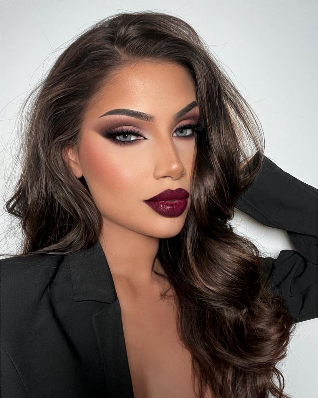 Tamni ruževi za usne su dominantan makeup trend, a ovo je 10 jesenjih nijansi SnapInsta.to 315794620 1315640068978362 3445031193028154615 n Tamni ruževi za usne su dominantan makeup trend, a ovo je 10 jesenjih nijansi