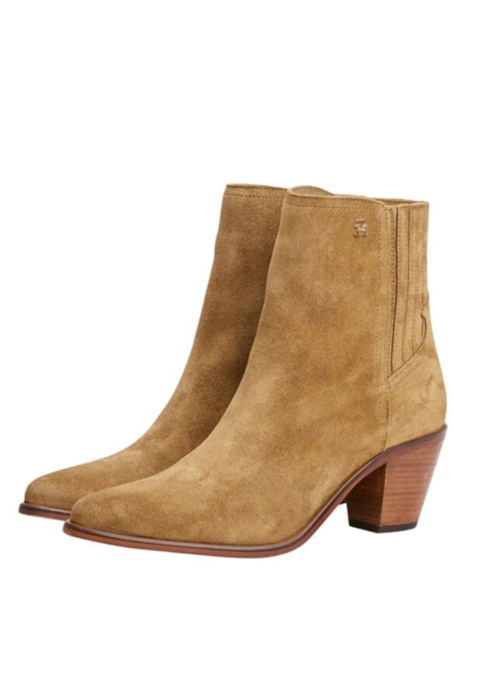  Čizme od brušene kože su dominantan trend obuće za jesen, donosimo modele iz ponude