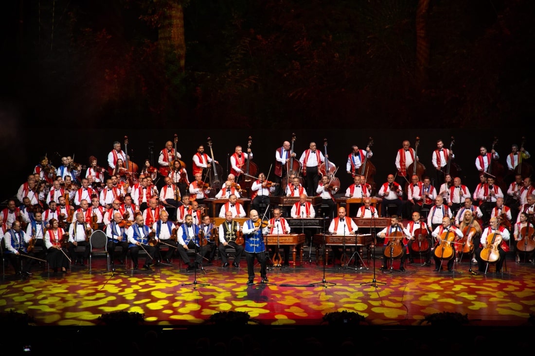 100 violina orkestar sava centar 4 min Kada 100 violina govori jednim glasom: Gala spektakl u Sava Centru