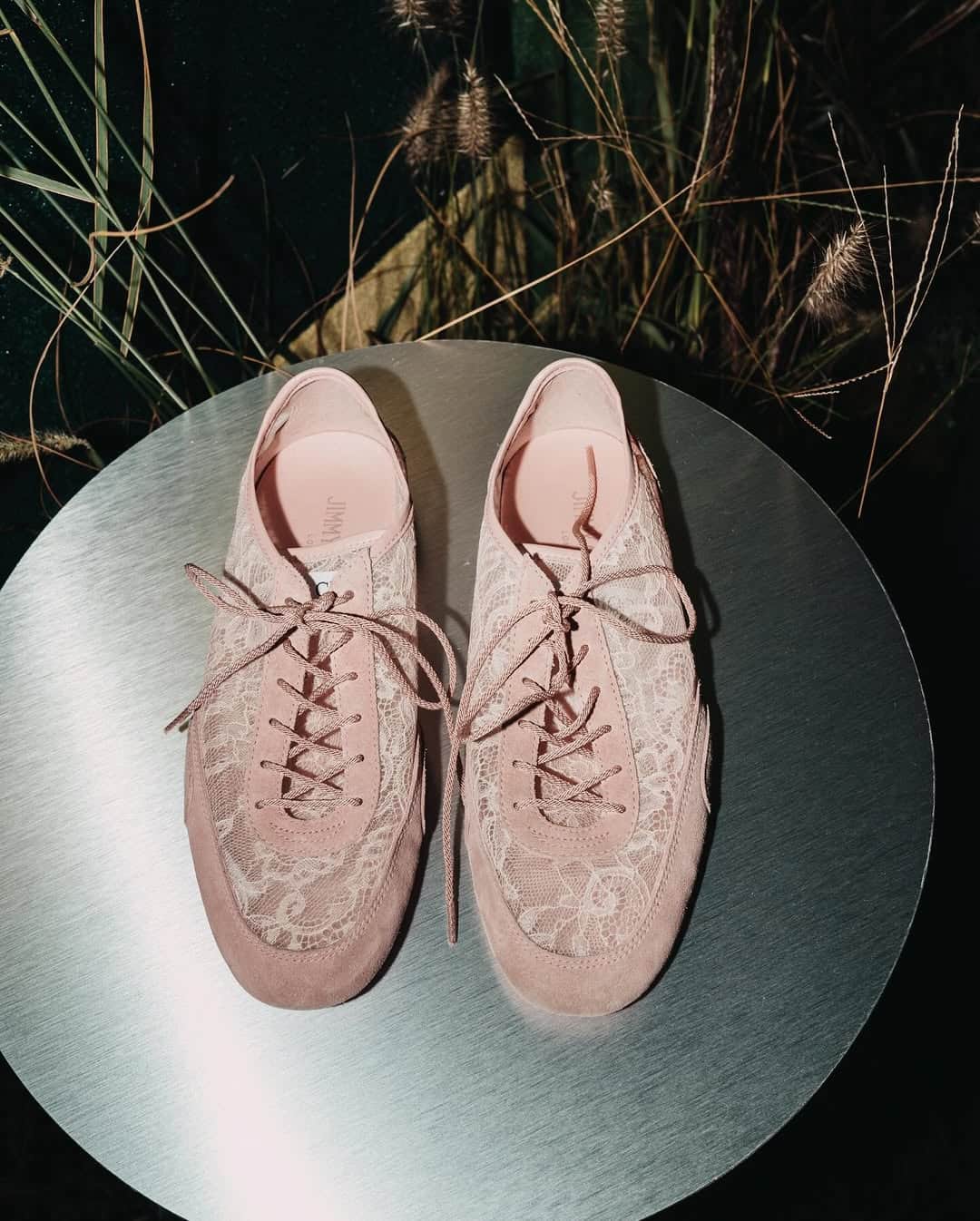 SnapInsta.to 553587289 18538193485059369 2221235141191367308 n min Jimmy Choo zna kako da nas obori s nogu, a SS26 kolekcija je dokaz