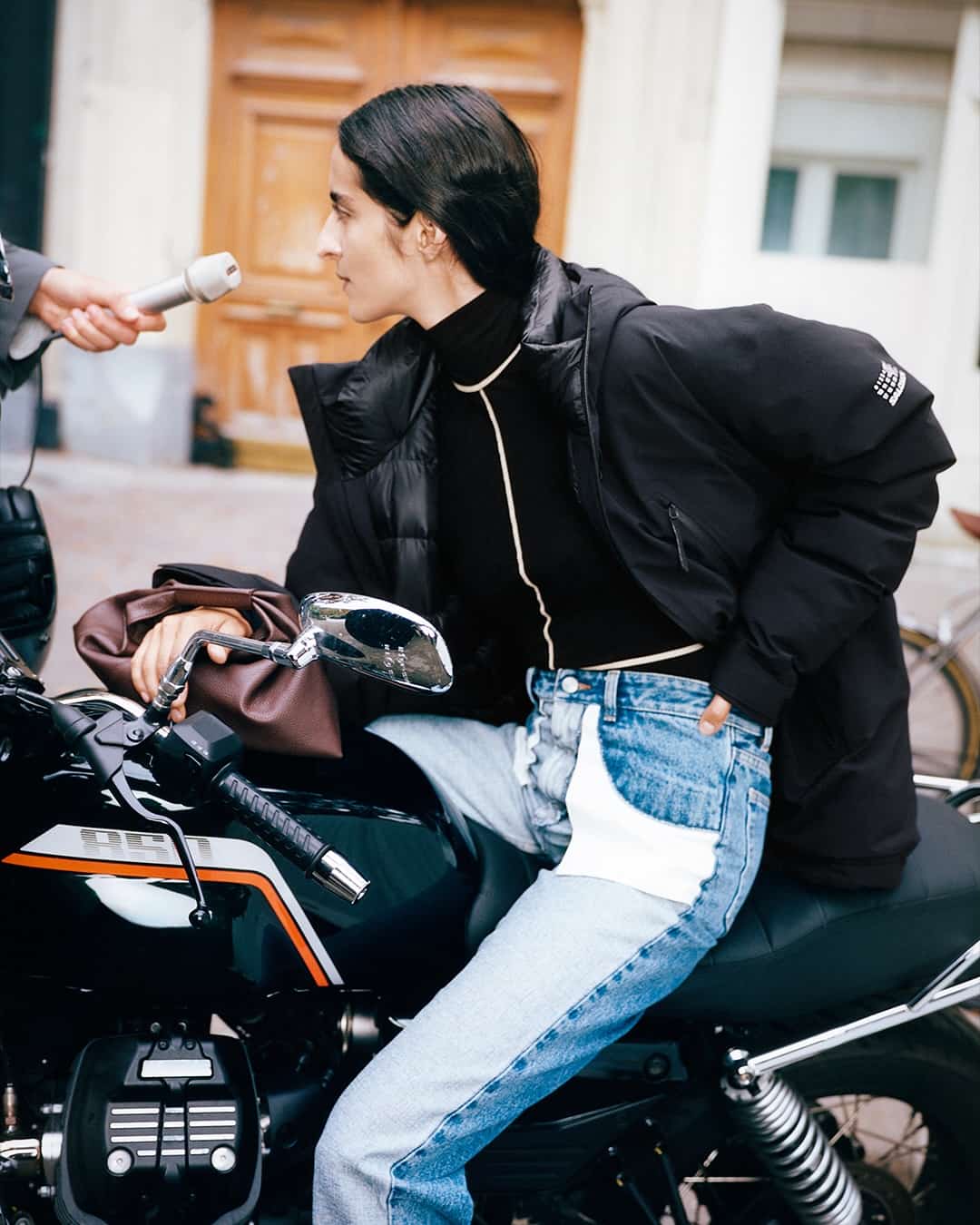 Nova Salomon x MM6 Maison Margiela kolaboracija redefiniše gorpcore estetiku SnapInsta.to 563873468 18486616582074258 5109986486044425848 n min Nova Salomon x MM6 Maison Margiela kolaboracija redefiniše gorpcore estetiku