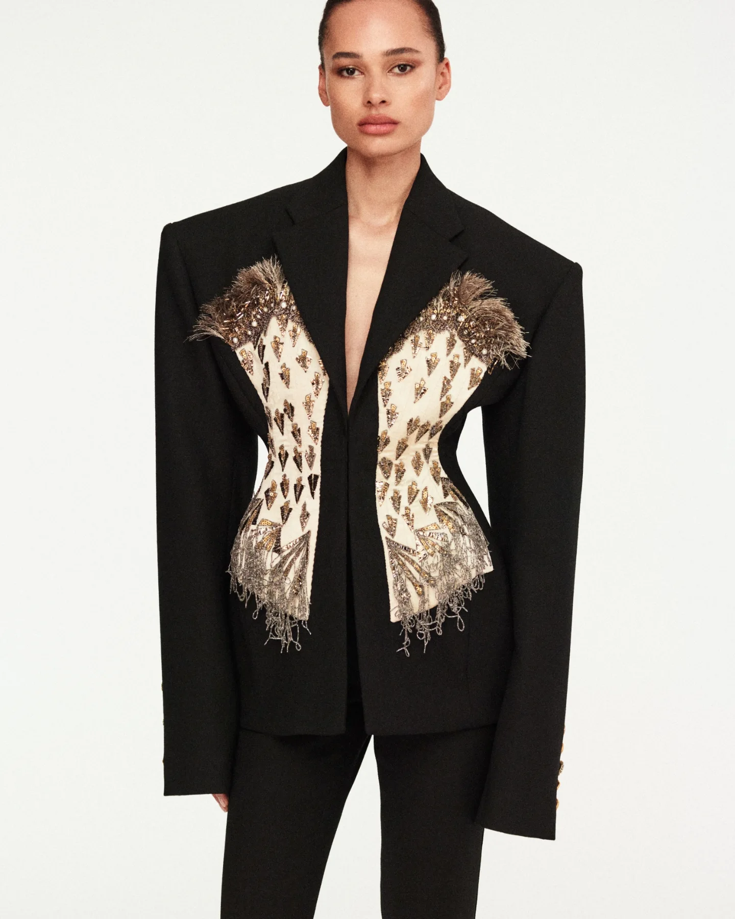  Schiaparelli jesen/zima 2025: Krojenje kao skulptura i novi izraz ženstvenosti