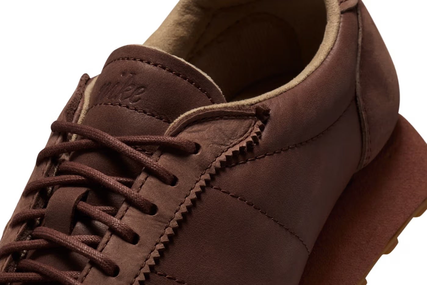 highxtar Aritzia Nike LD 1000 6 min Pronašli smo savršene braon patike, i (naravno) u pitanju su retro Nike