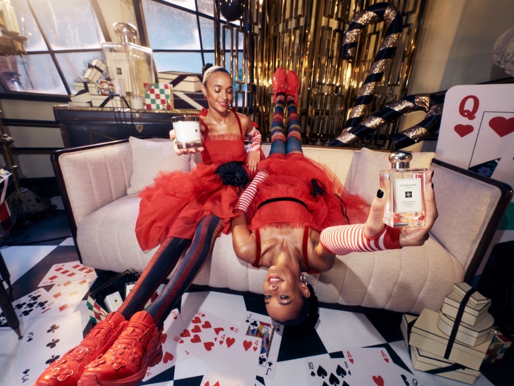 Jo Malone London božićna kolekcija 2025 stiže: Luksuz, toplina i čarolija praznika jo malone london bozicna kolekcija 2025 3 min Jo Malone London božićna kolekcija 2025 stiže: Luksuz, toplina i čarolija praznika