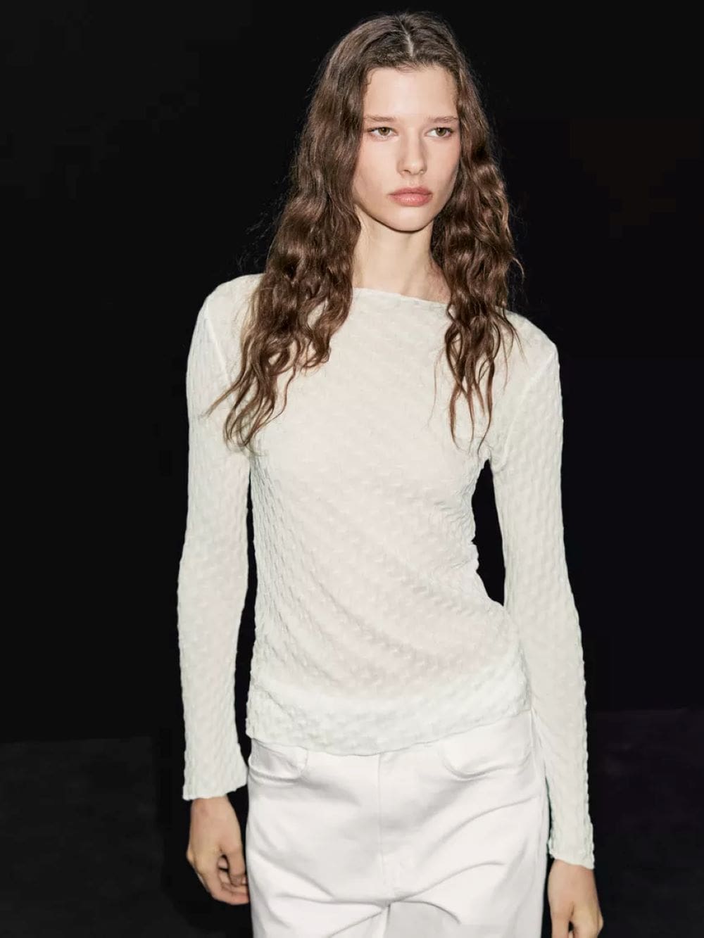 massimo beli top min Massimo Dutti noviteti: 12 komada iz jesenje kolekcije u koje vredi investirati