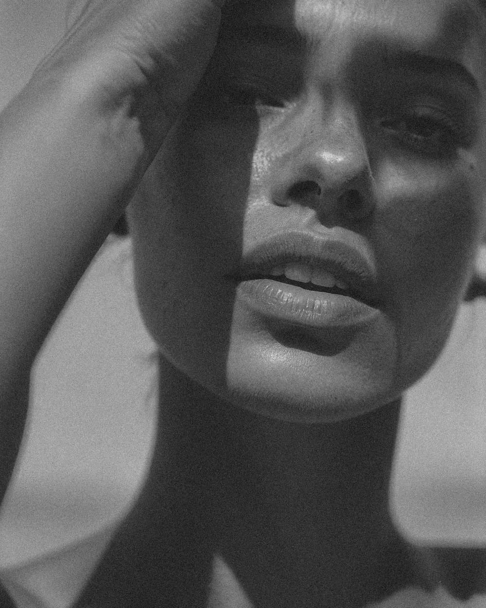 non age look estetika 3 min Da li je non age look novi ideal lepote koji briše godine sa lica?