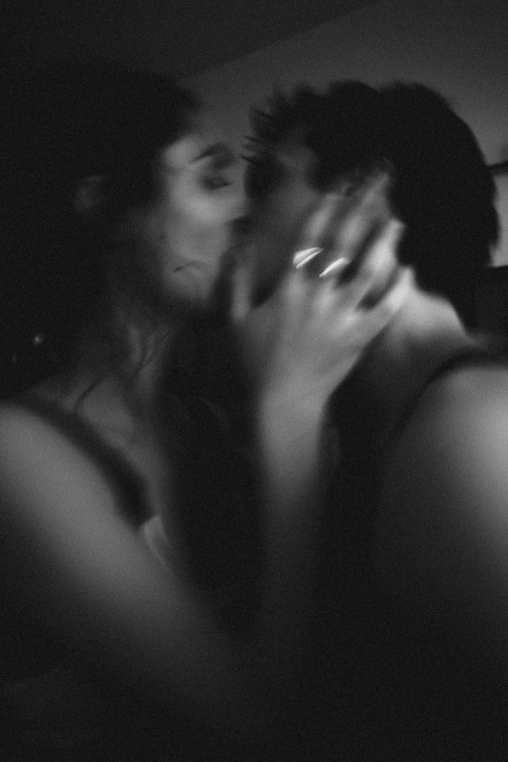 poze u seksu 3 min Poze u seksu koje će ženama omogućiti dolazak do vrhunca