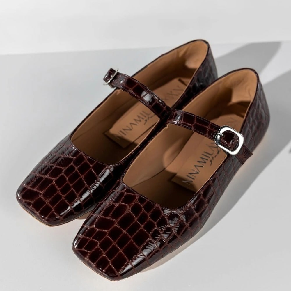 Kako stilizovati ravnu obuću kao statement komad Kako stilizovati ravnu obuću kao statement komad