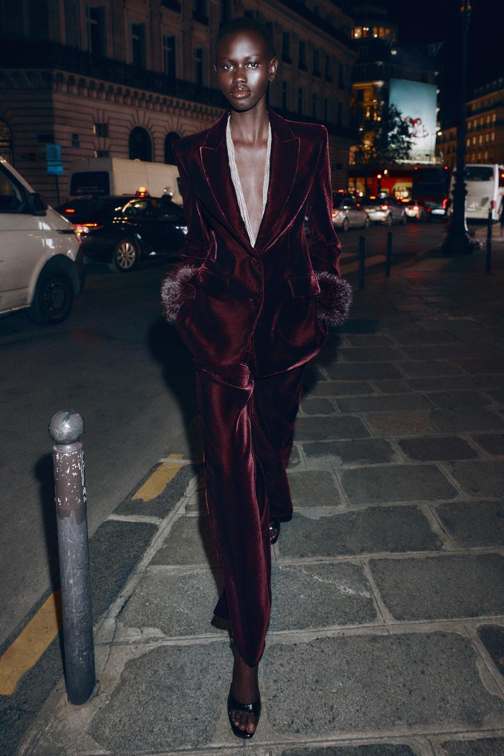 09760816605 p Ove sezone nosimo plišana odela   i zato smo izdvojili najbolja iz ponude