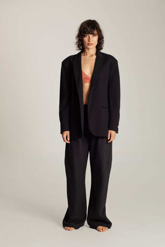 Cozy2Wear crno bela Tina Marticjpg optimized 200 Žena kao inspiracija, omaž Armaniju i održiva moda u fokusu 56. Perwoll Fashion Week a