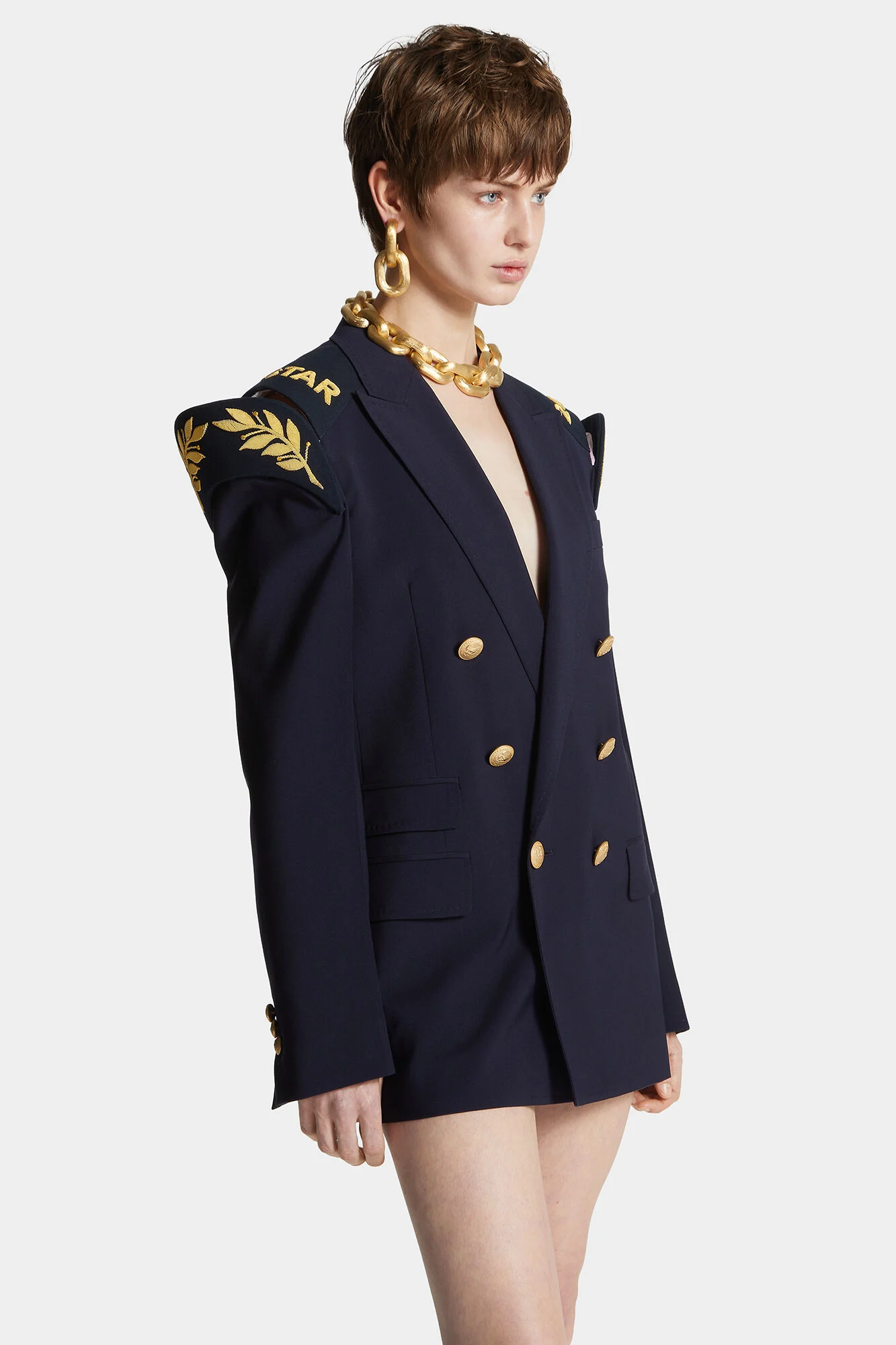 Military stil doživljava comeback, a ovi komadi su naš izbor Military stil doživljava comeback, a ovi komadi su naš izbor