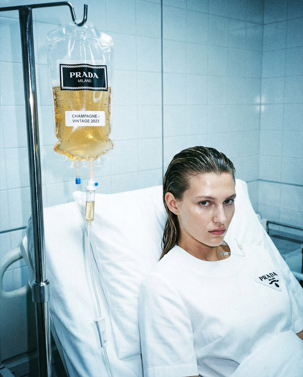 ai u modnoj industriji 4 min Da li će AI zameniti fotografe i modele? Odgovor je komplikovaniji nego što mislite