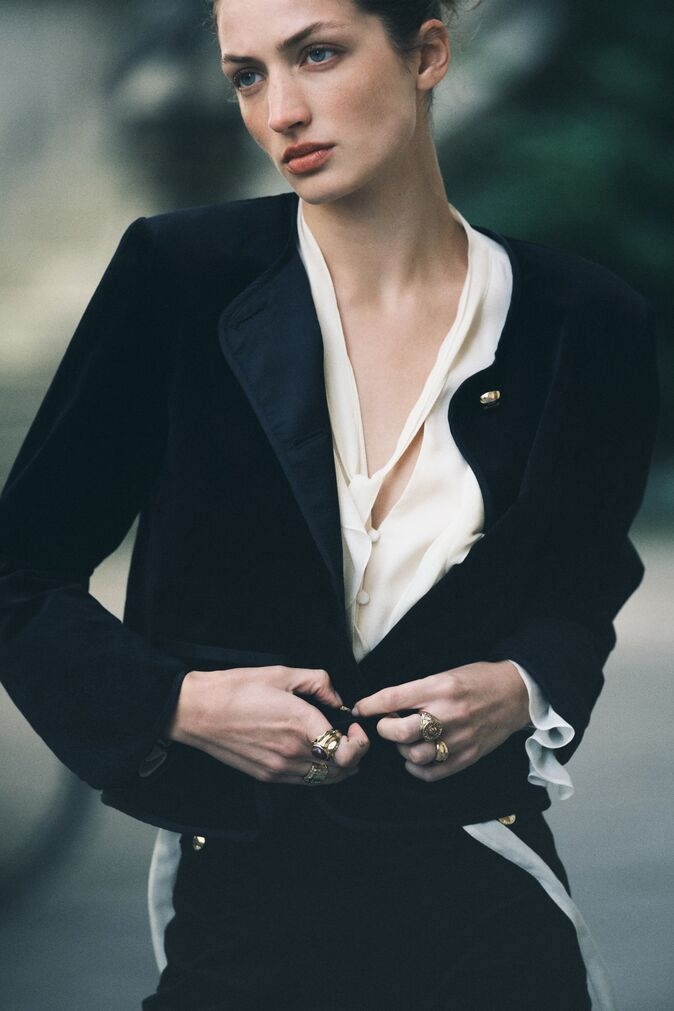 eeba608dd1fca44eeb244a362c067a1e2d81b322 optimized 200 1 Ove sezone nosimo plišana odela   i zato smo izdvojili najbolja iz ponude