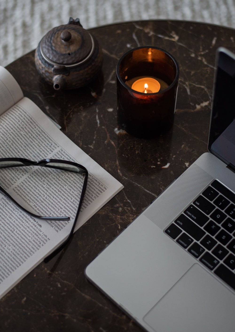 karijerni minimalizam 4 min Karijerni minimalizam: Kako generacija Z redefiniše uspeh