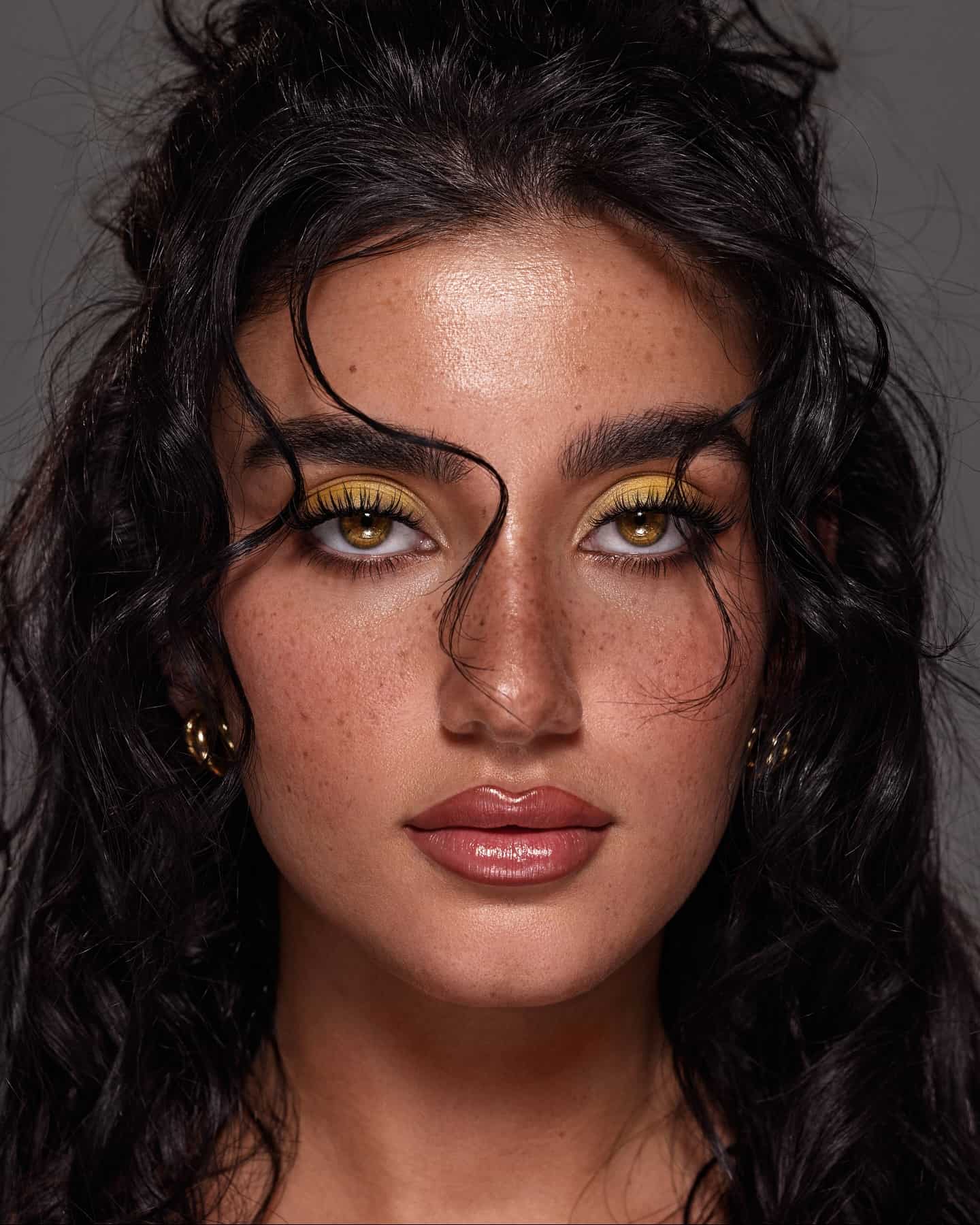 shari.mua 1756311965 3708536018607062757 5586245543 min Butter glam look Kylie Jenner je naša makeup inspiracija za zimu