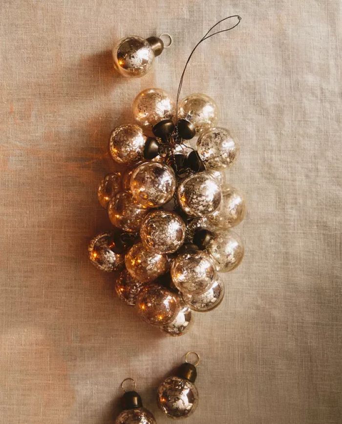 zara ukras u obliku grozda min Zara Home novogodišnja dekoracija: Najlepši ukrasi za dom i poklone